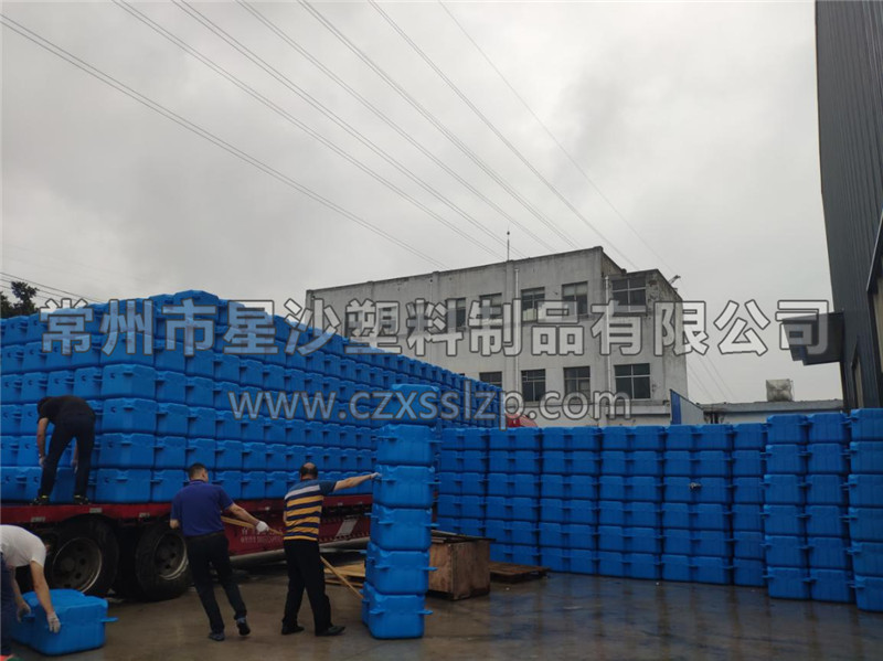 450平浮筒發(fā)往山東省濱州市應(yīng)用于某水庫碼頭浮橋工程3