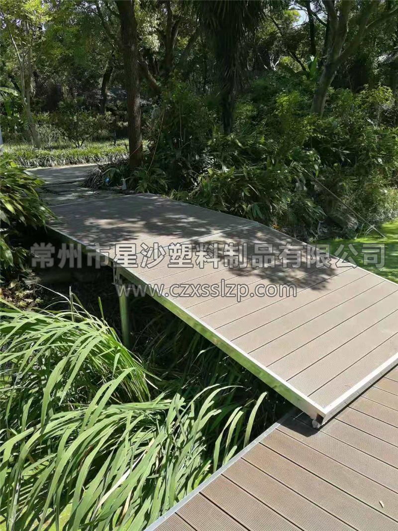 常州市星沙塑料制品有限公司客戶案例-?上海青浦景區(qū)棧道2