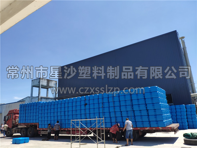 常州市星沙塑料制品有限公司-安徽亳州1M*1M*0.4M大浮筒發(fā)貨5