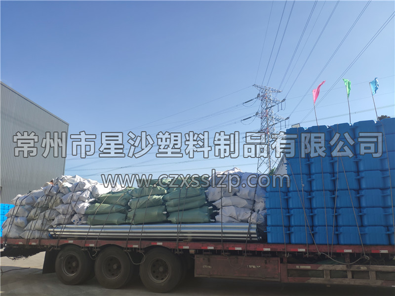 常州市星沙塑料制品有限公司-安徽亳州1M*1M*0.4M大浮筒發(fā)貨10