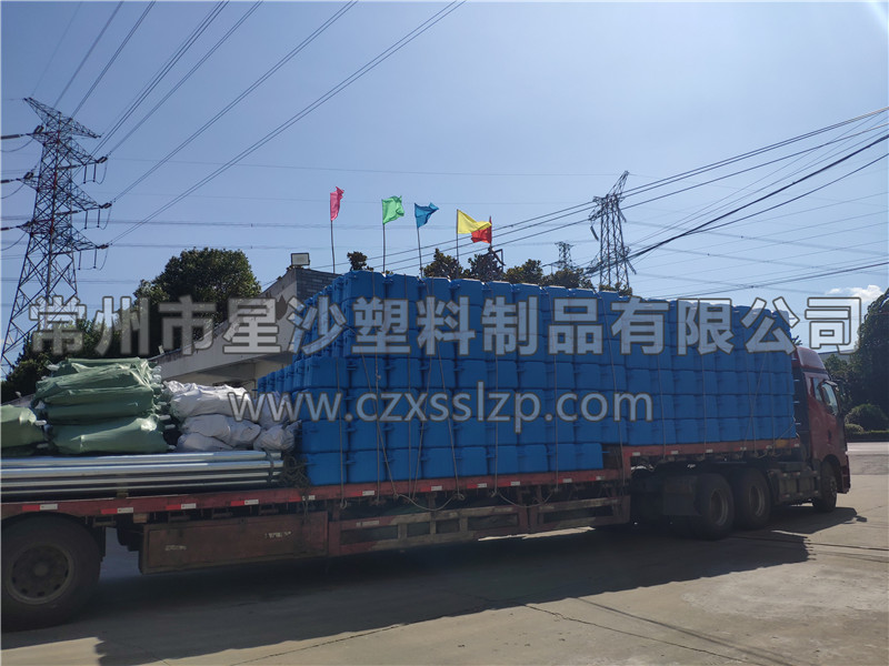 常州市星沙塑料制品有限公司-安徽亳州1M*1M*0.4M大浮筒發(fā)貨16