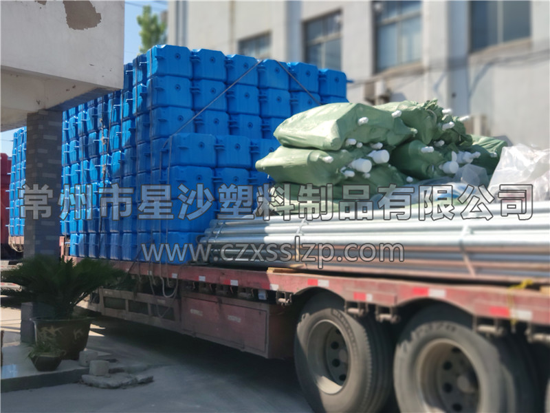 常州市星沙塑料制品有限公司-安徽亳州1M*1M*0.4M大浮筒發(fā)貨4