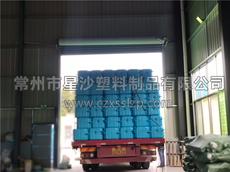 常州市星沙塑料制品有限公司-熒光綠淺藍(lán)色浮筒發(fā)往湖北14