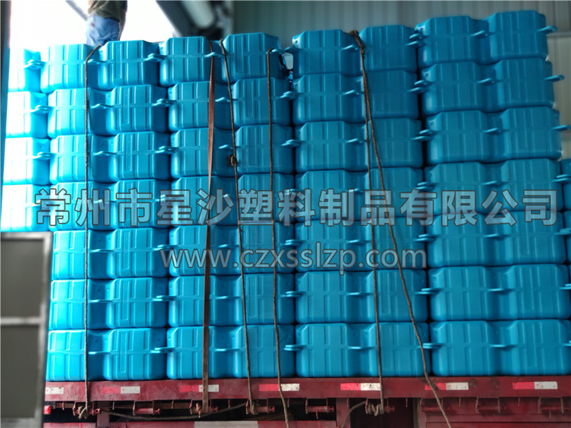 常州市星沙塑料制品有限公司-熒光綠淺藍(lán)色浮筒發(fā)往湖北16